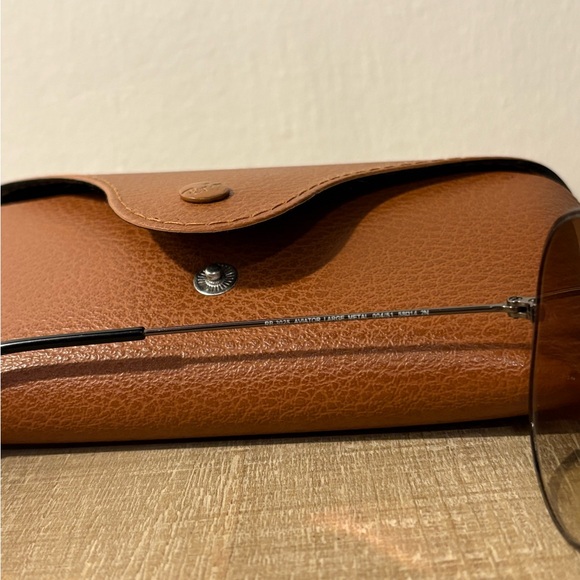 Ray-Ban
AVIATOR GRADIENT SUNGLASSES - Picture 6 of 15